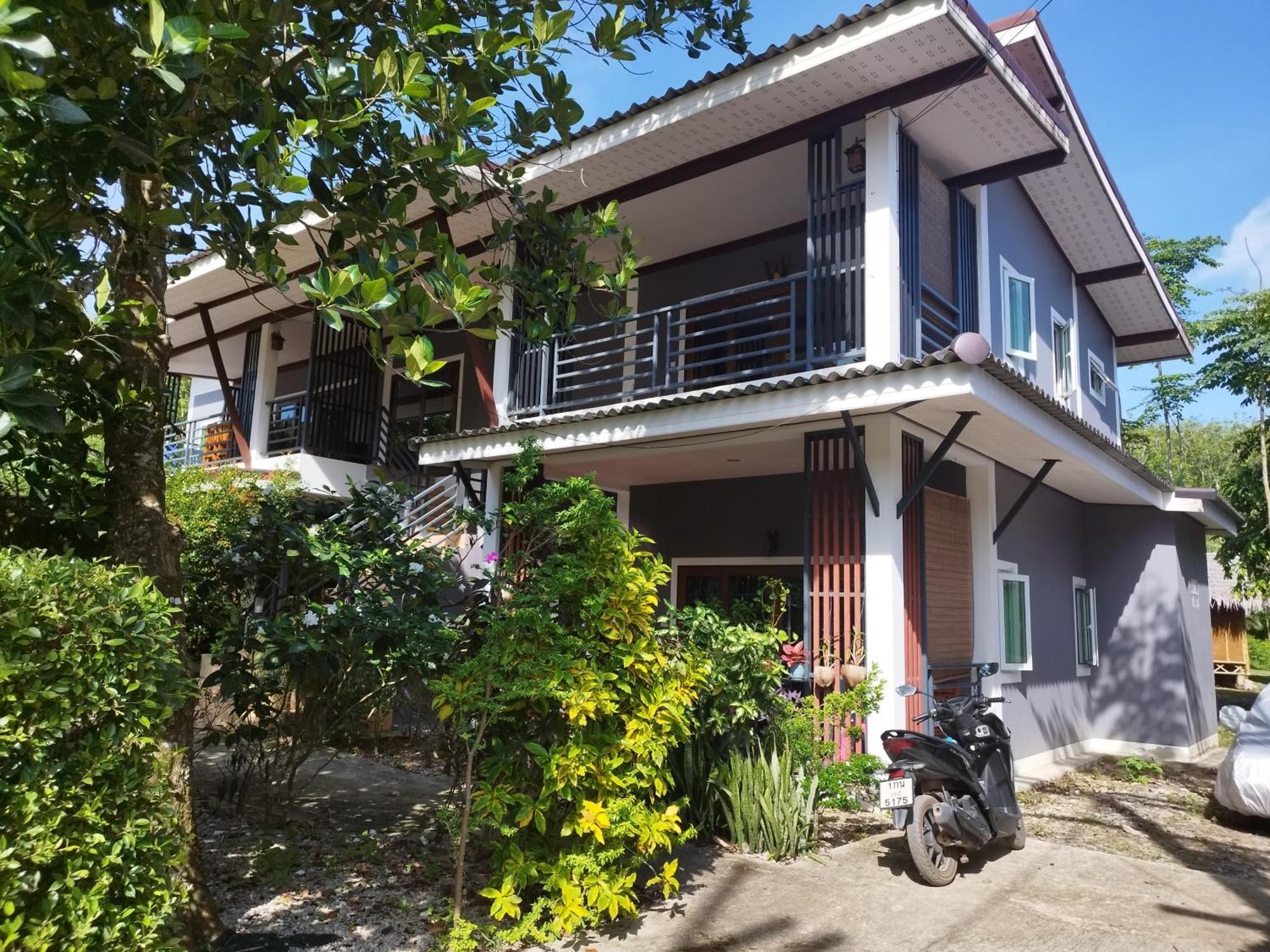 Palm Garden House Apartment เกาะลันตา ภายนอก รูปภาพ
